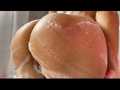 ❤️ Bruneta își masturbează păsărica cu un vibrator până la orgasm intens în duș ❌  at us ro.hentaisaturn.ru