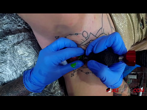 ❤️ Sully Savage, o bunăciune extrem de tatuată, și-a făcut un tatuaj pe clitorisul ei ❌ at us ro.hentaisaturn.ru